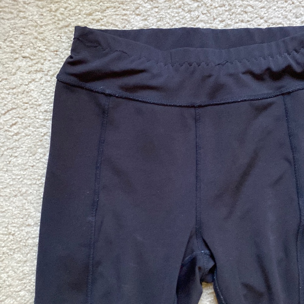 Leggings with mesh on back calf